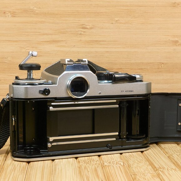 Nikon FE SLR 35mm Film Camera, Nikkor 50m 1:1.8 Lens, Nikon MD-12 Motor Drive - Picture 10 of 13